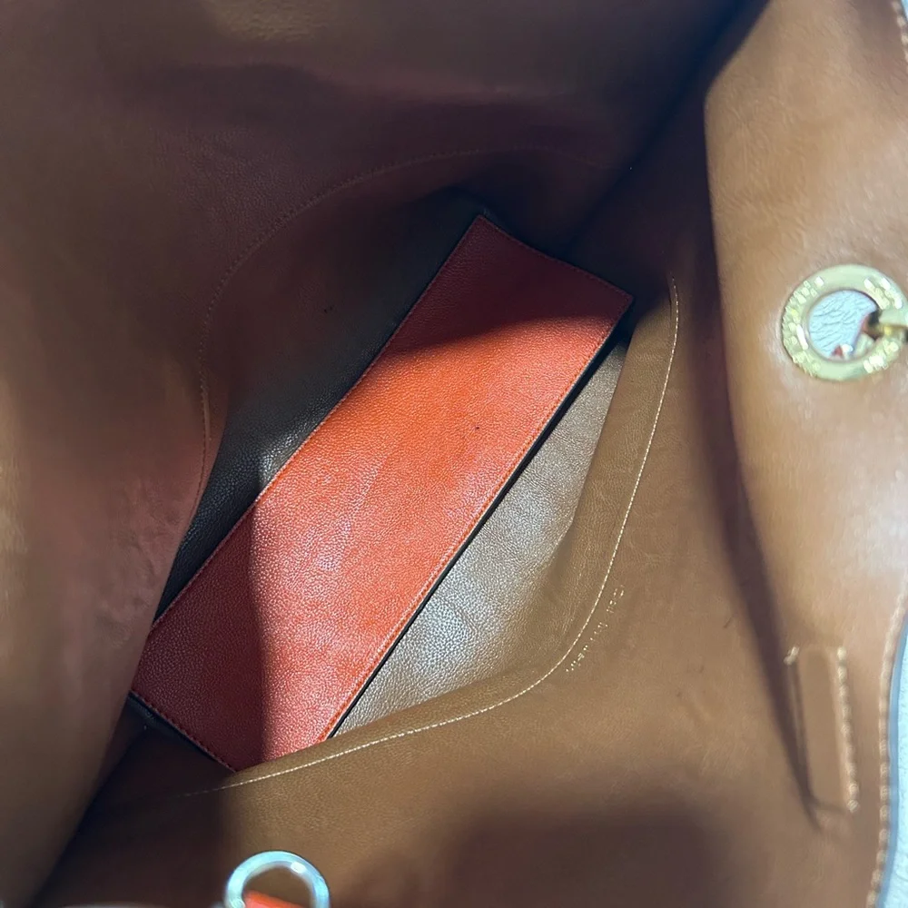 Calvin Klein Vibrant Orange‎ Tote - Picture 7 of 13